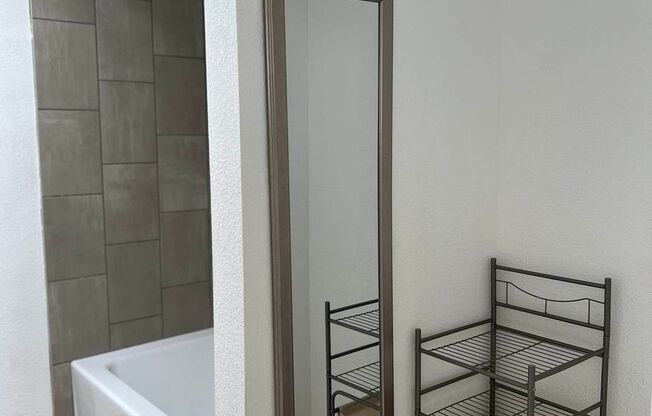 2 beds, 2 baths, $1,725, Unit UNIT 4702