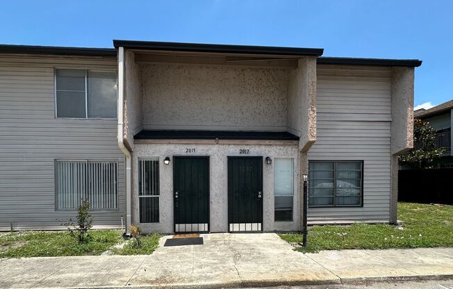 Nice Townhouse with new floor and bathrooms