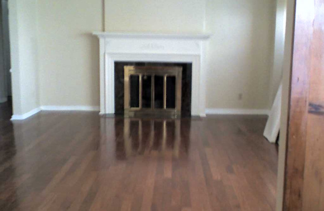 119 E 26 ST