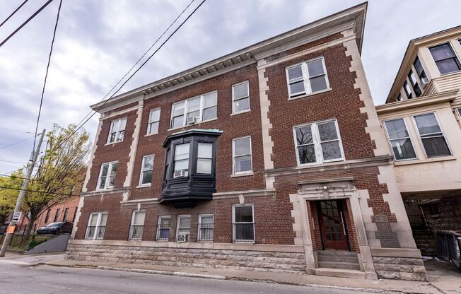222 W Magnolia Ave