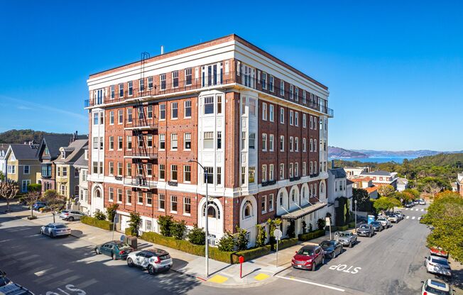 145 Laurel Street (1111r)