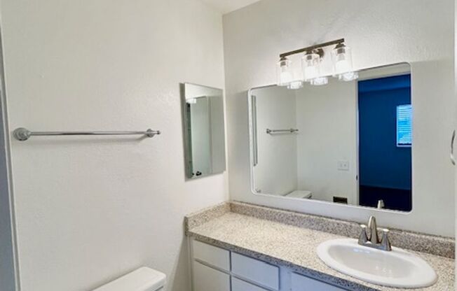 2 beds, 2 baths, 900 sqft, $1,695, Unit 114