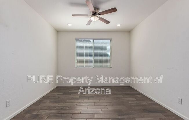 3041 E DESERT BROOM PL