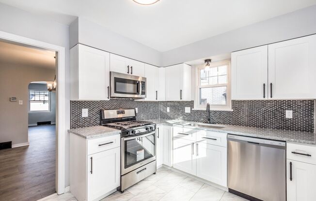 Charming 4 bedroom home in Pittsburgh available September 1st!
