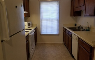 2 beds, 2.5 baths, 1,040 sqft, $1,495