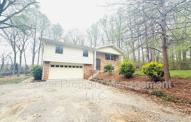 3910 UNIVERSITY DR
