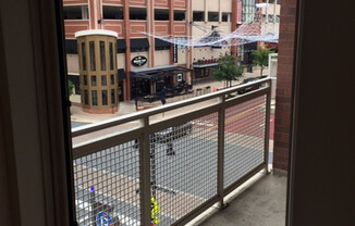 Beautiful 1 bedroom / 1 bath condo with balcony