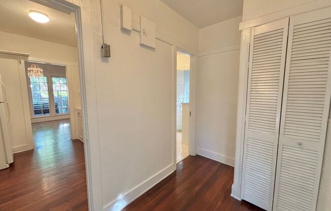 1 bed, 1 bath, $3,950, Unit 4300 Melbourne Ave