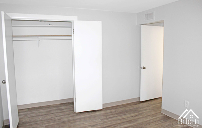 3 beds, 2 baths, 1,104 sqft, $1,925, Unit 262-11