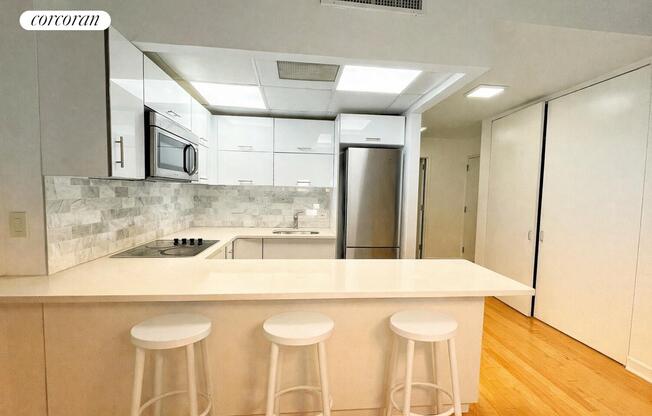 1 bed, 1 bath, 756 sqft, $4,300, Unit 10A