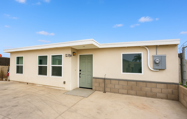 1237 West 93rd Street