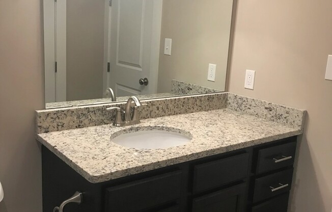 1 bed, 1 bath, 780 sqft, $960, Unit 422