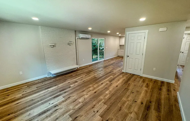 2157 NOMAD CT SE