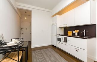 212 W 91st St