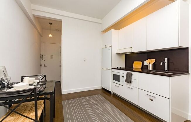 212 W 91st St