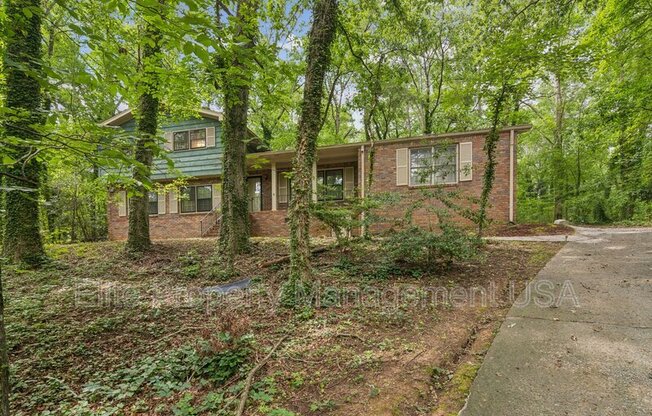 2600 LANTERN LN