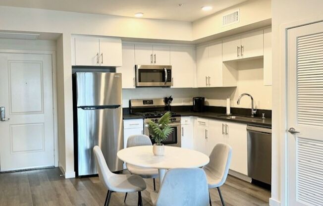 1 bed, 1 bath, 591 sqft, $2,423, Unit 112
