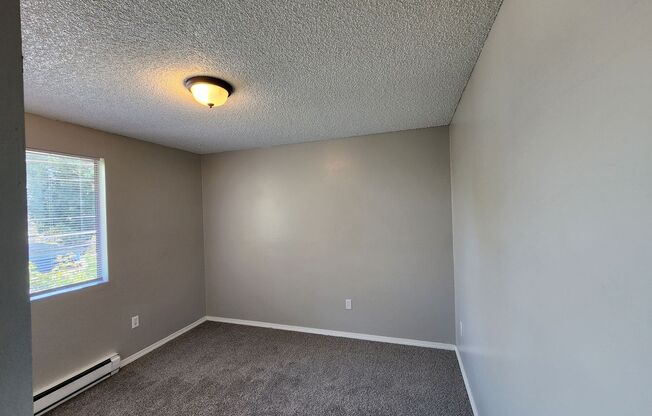 2 beds, 1 bath, 710 sqft, $1,100, Unit HH340