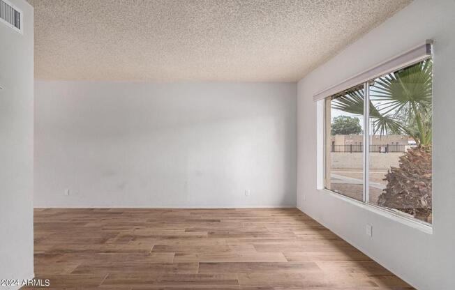 3605 W Bethany Home Rd #21