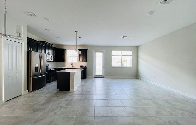 3 beds 2.5 bath townhouse for rent in Storey Lake