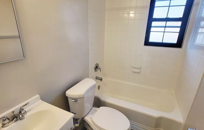 1 bed, 1 bath, 600 sqft, $1,085, Unit 02-3223