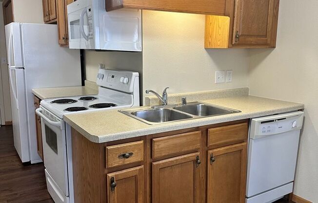 2 beds, 1 bath, 750 sqft, $1,150, Unit 3715-115