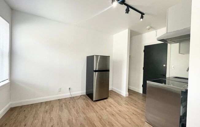 Studio, 1 bath, 311 sqft, $1,125, Unit 213