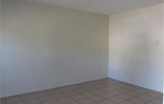 1 bed, 1 bath, 700 sqft, $550, Unit 3