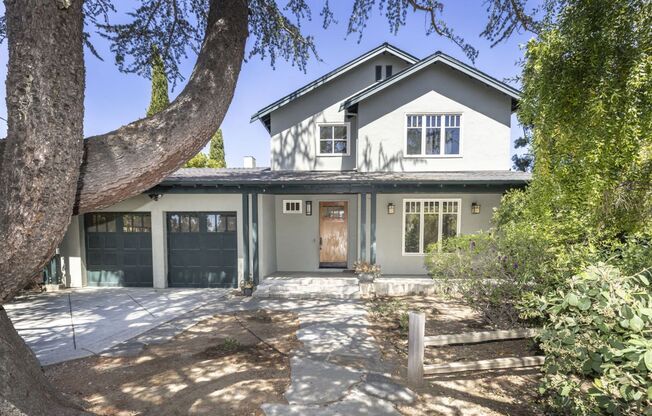 Lovingly Maintained 5 Bed, 3.5 Bath Executive Home Close to Downtown MV