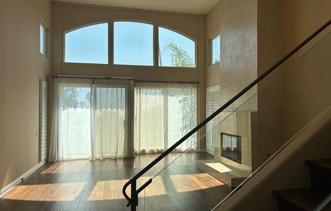 Amazing 3 story free standing contemporary house with terrific ocean views in Playa Del Rey