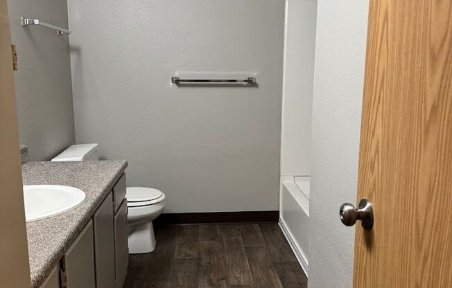 2 beds, 2 baths, 1,070 sqft, $1,675, Unit 18-201