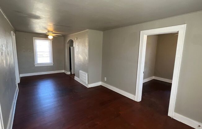 2 beds, 1 bath, $975