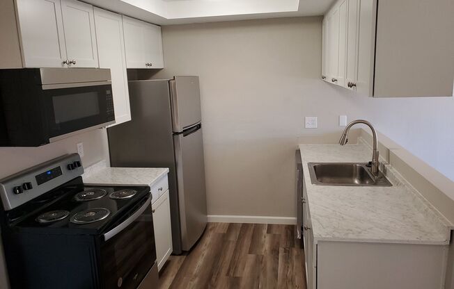 2 beds, 2 baths, 932 sqft, $2,300, Unit P-63  2/2