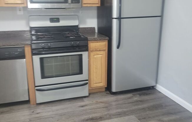 3 bedroom duplex in Penn Hills with driveway and garage!