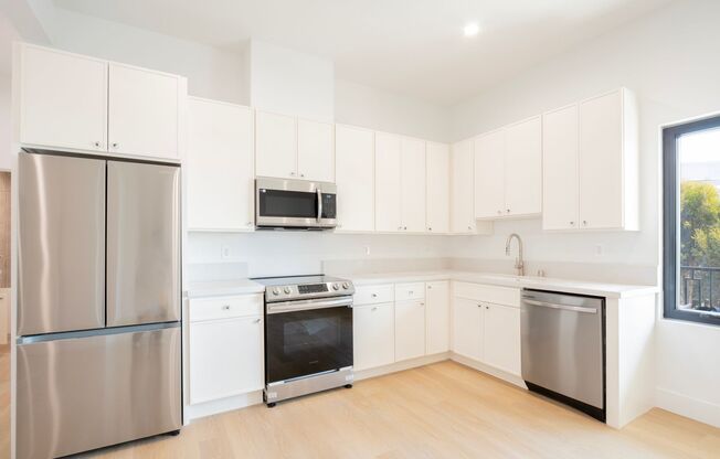 1 bed, 1 bath, $4,431, Unit 10