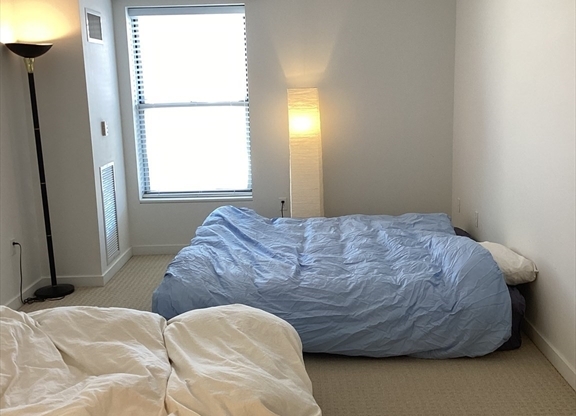 2 beds, 1 bath, 944 sqft, $4,600, Unit 605