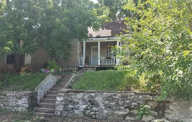 6501 Roberts St.