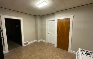 2 beds, 1 bath, $885, Unit Down