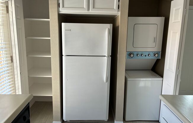 2 beds, 1 bath, $1,495, Unit #1043