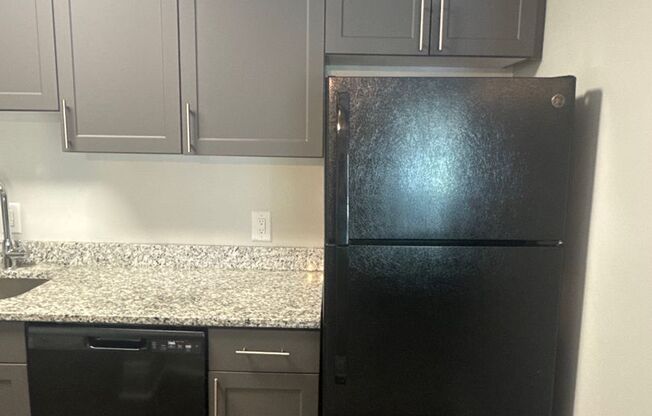 3 beds, 2 baths, 1,300 sqft, $2,440, Unit 3331 #103