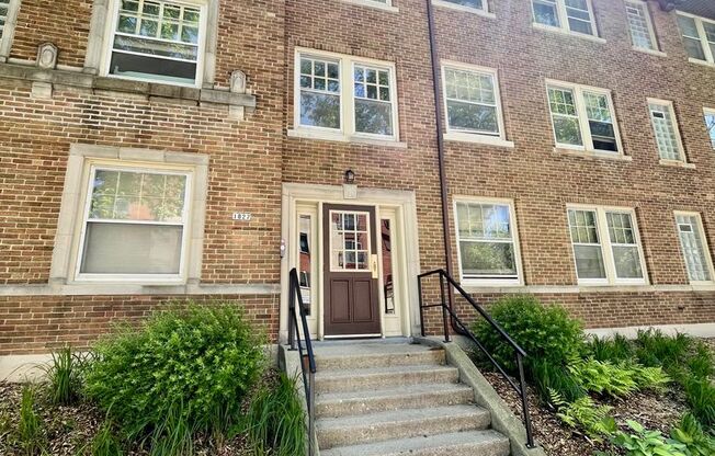 1 bed, 1 bath, $995, Unit 32