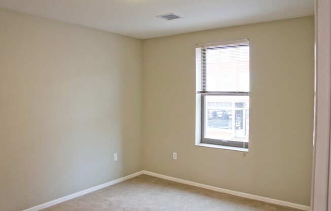 2 beds, 2 baths, 958 sqft, $1,275, Unit 203