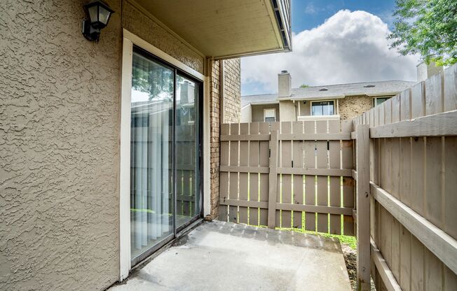 2 beds, 2 baths, 936 sqft, $1,595, Unit 200 Brothers Blvd #6102