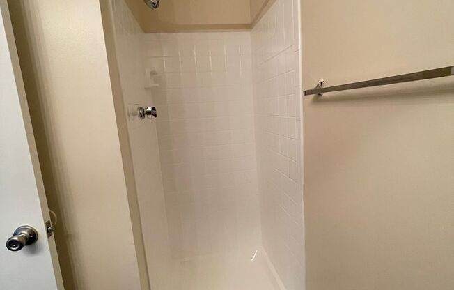 2 beds, 2 baths, 1,000 sqft, $1,990, Unit 14227 #303