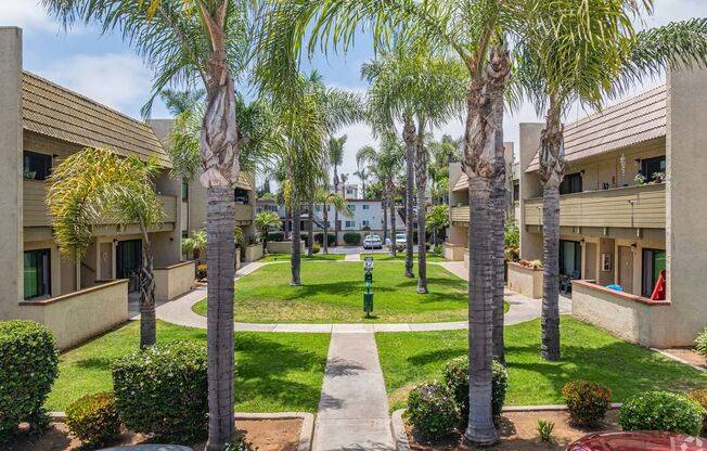 1 bed, 1 bath, 640 sqft, $1,950, Unit 1465 - J