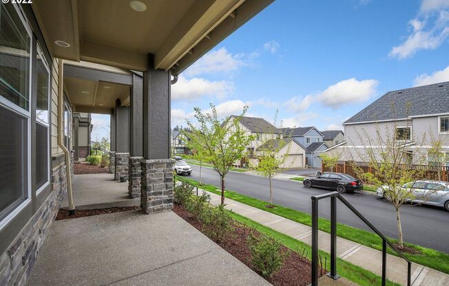 Modern North Bethany 2-Bedroom + Den Townhome with Garage, Private Balcony near Parks & Trails
