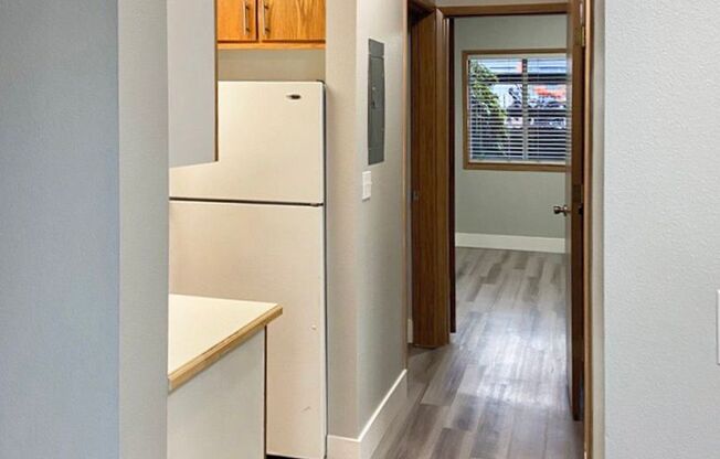 2 beds, 1 bath, 700 sqft, $1,695, Unit A14