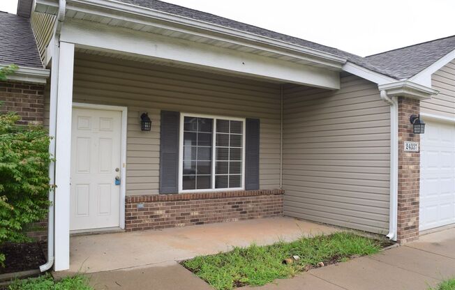 Beautiful 3 Bed 2 Bath Home! Water & Sewer Included!