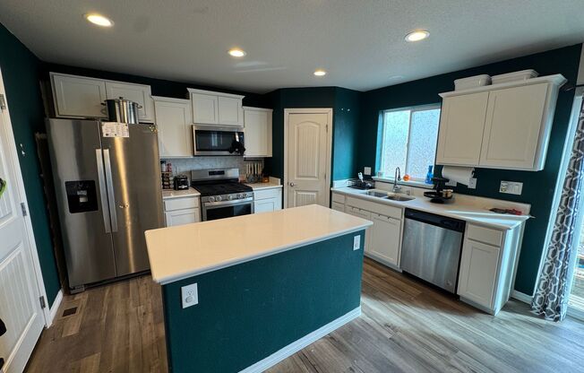 Beautiful 3 Bedroom, 2.5 Bathroom Rental Home