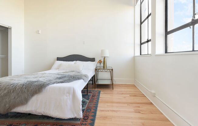 1 bed, 1 bath, 400 sqft, $1,450, Unit Bowtie High-206